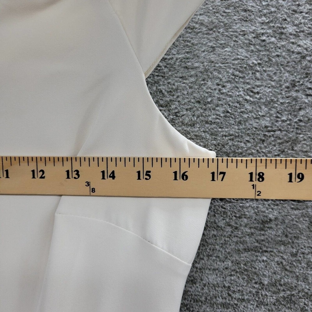 Elegant Off-Shoulder Cream Evening Dress with Twist Detail - Picture 4 of 11